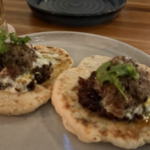 NUESTROS FAVORITOS - KOFTAS DE CORDERO