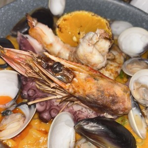 NUESTROS FAVORITOS - CAZUELA DE MARISCOS