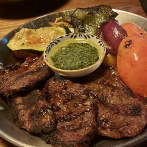 Platos Fuertes - Punta Palomilla con vegetales al grill