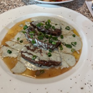 Filete de Res en crema Gorgonzola y miel