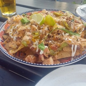 nachos con queso y proteina