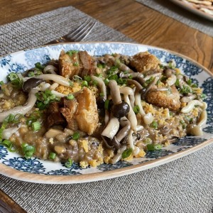 Risotto de hongos con chicharon