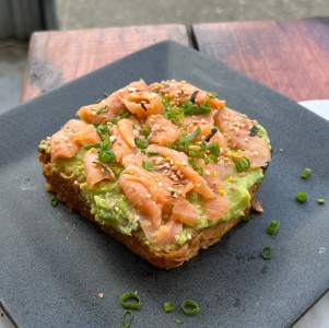 Salmon toast 