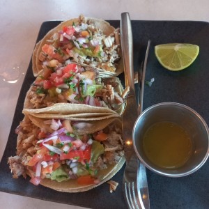 Tacos de carnitas de cerdo