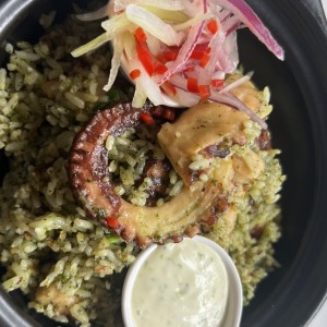 ARROZ A LA CHICLAYANA CON PULPO