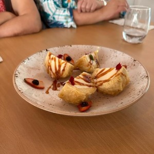 HELADO TEMPURA (Helado frito con salsa de caramelo y jengibre)