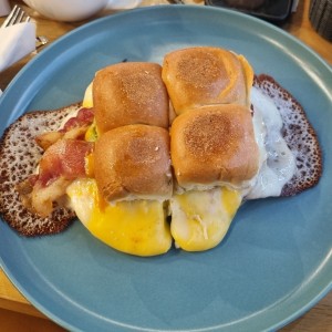 BREAKFAST SANDWICHES - BREAKFAST SANDWICH