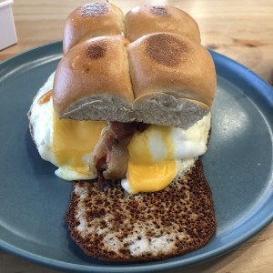 BREAKFAST SANDWICH 