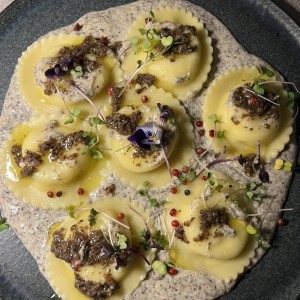 Raviolis con Salsa de Trufa