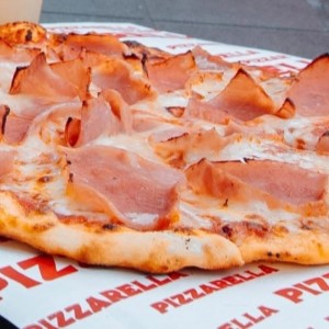 Pizzas - Pepperoni/ Jamón