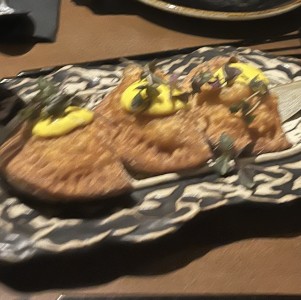 Empanada aji de gallina