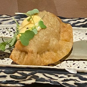 Empanada de aji de gallina