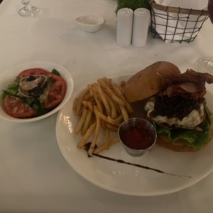 Lumiere Burger Maison