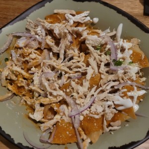 CHILAQUILES (pollo)