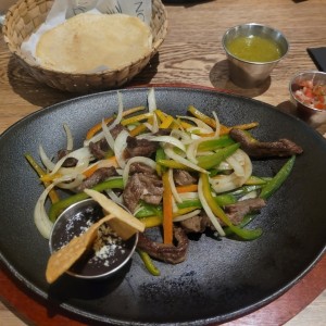 FAJITAS (filete de res/pollo)