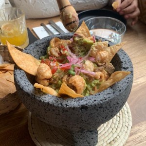 GUACAMOLE CON DADOS DE CHICHARRON