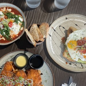 Brunchfast - Shakshuka + Caballito + Croffle & chicken