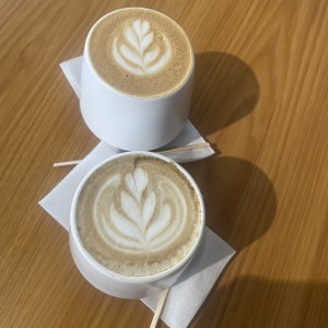 Black sesame latte and capuccino 