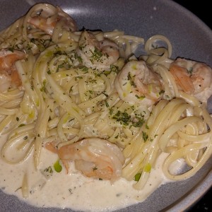 Linguini de camarones 