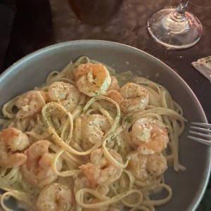 Linguini de camarones en salsa blanca