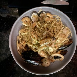 Fetuccini Frutti di mare al Oleo