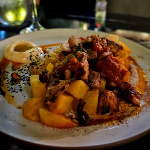 papas bravas con pulpo