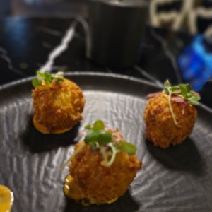 Croquetas de Jamón serrano con Alioli Rostizado