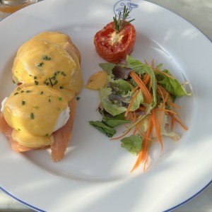 Huevos Benedicto Salmon