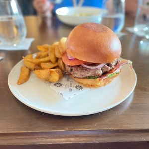 Hamburguesa con fritas