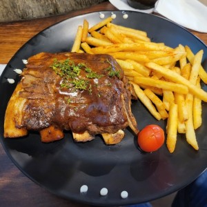 Baby back ribs con salsa de tamarindo