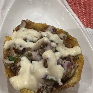 Patacón Relleno De Chicharrón - Perú