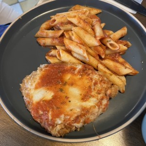 Pasta com pollo a la parmesana 