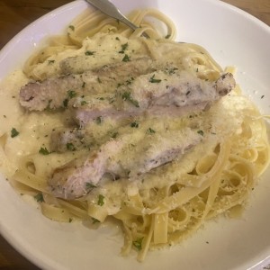 Amazing Alfredos - Fettuccine Alfredo