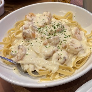 Amazing Alfredos - Shrimp Alfredo