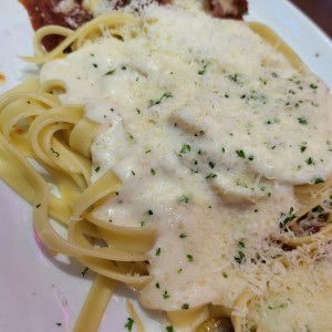 Amazing Alfredos - Fettuccine Alfredo