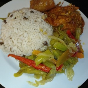 Pollo guisado 