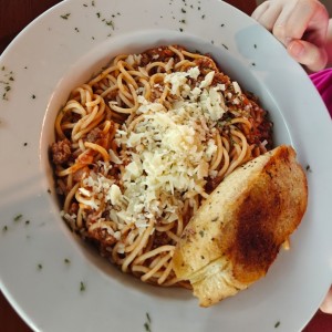 spaghetti al pomodoro 