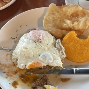 Desayunos - Bistéc a Caballo