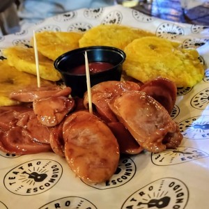 Patacones con Chorizos salteados