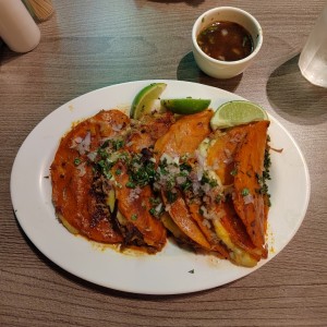 Birria quesatacos 