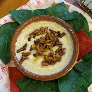 Queso Fundido con carne al Pastor