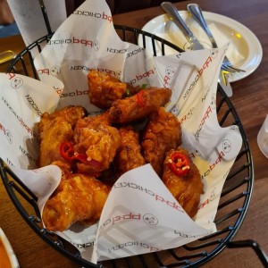 BONELESS / WINGS - SOY GARLIC