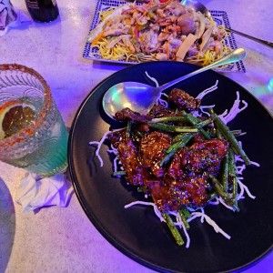 Carne Mongolian, Chow Meinde Puerco y Buda Refrescante