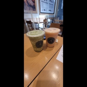 Smoothie fresa y de ponche de frutas