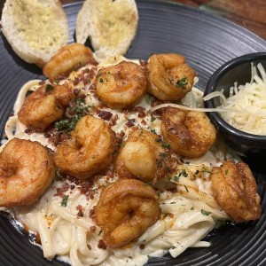 Pasta Alfredo Con Camarones