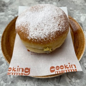 Donut con relleno de pistachio