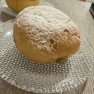 Donut rellena de pistacho