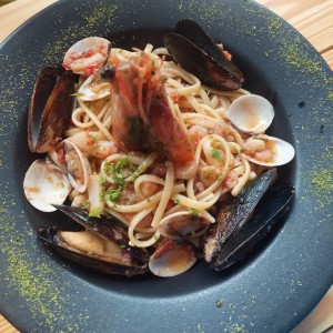 linguini (mixto de mariscos)