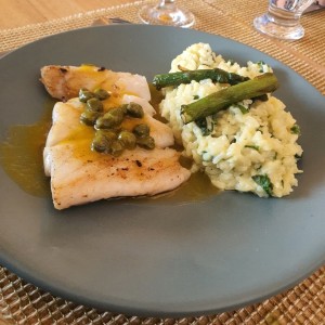 Risoto con corvina y alcaparras 