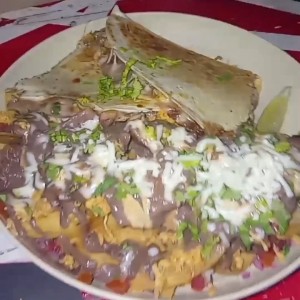 quesadillas con nachos en miercoles gastronomico